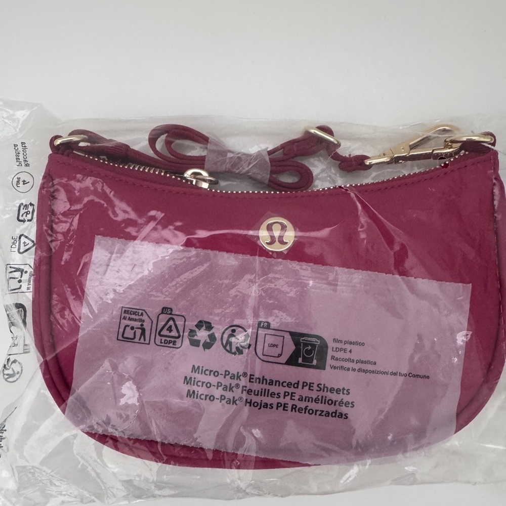 🌸Lululemon City Essentials Mini Shoulder Bag 1L NWT - Picture 3 of 10